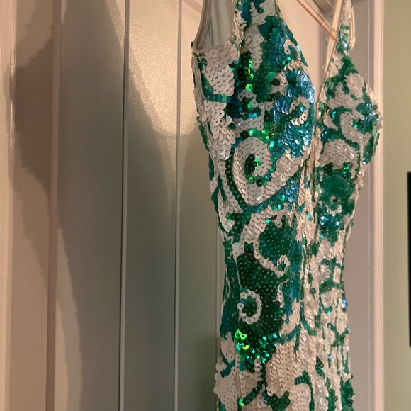 Jovani - 08257 Sleeveless Floral Sequin Long Gown size 2 - Picture 10 of 11